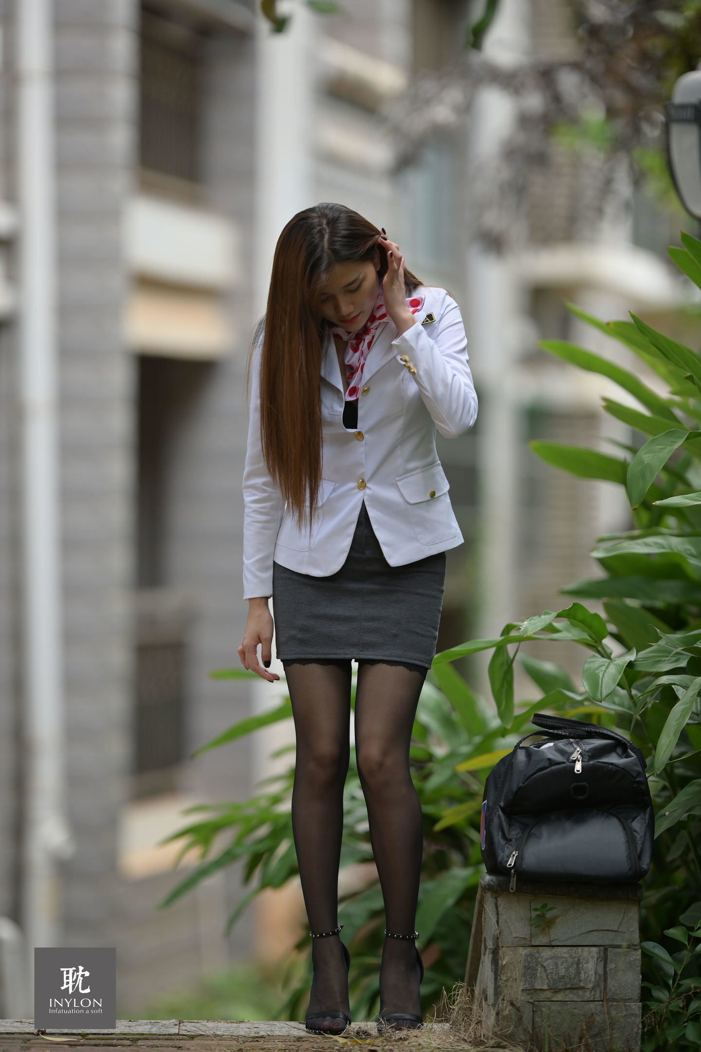 [IESS异思趣向] 普惠集 175 语夕-穿职业装出门的豫西