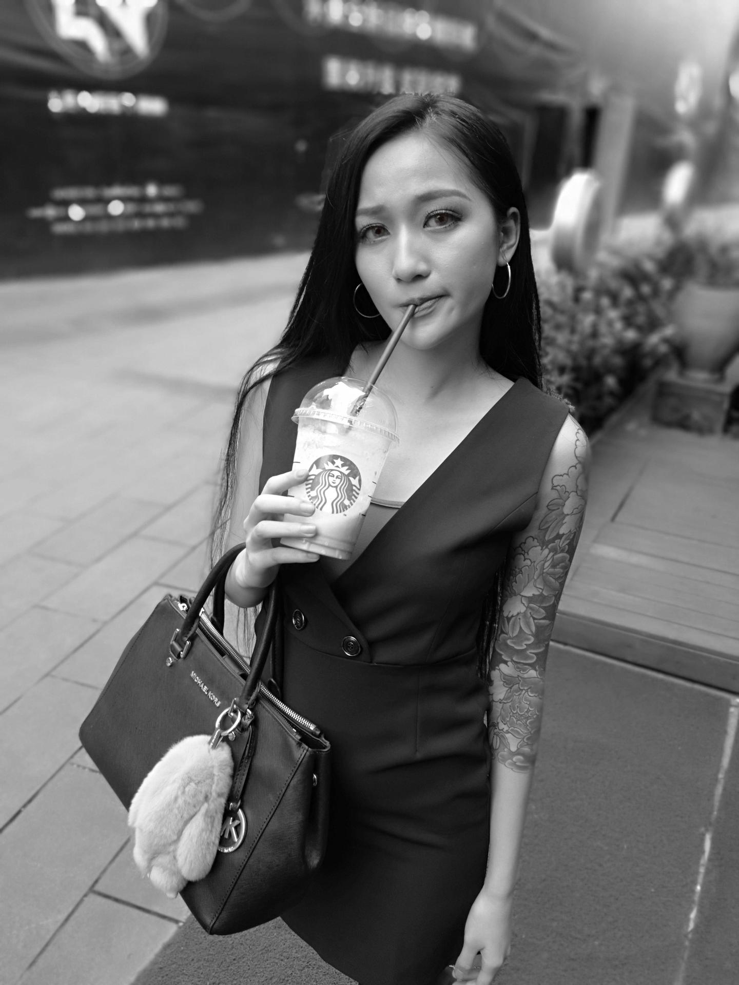 [IESS异思趣向] 2017.04.28 丝足便当110：《户外黑丝平底鞋》潇潇