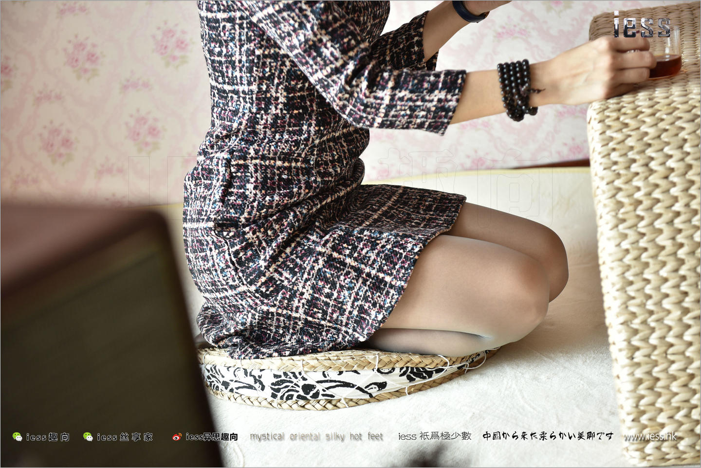 [IESS异思趣向] 2017.11.15 丝足便当169：薇薇《做客（厚灰丝）》