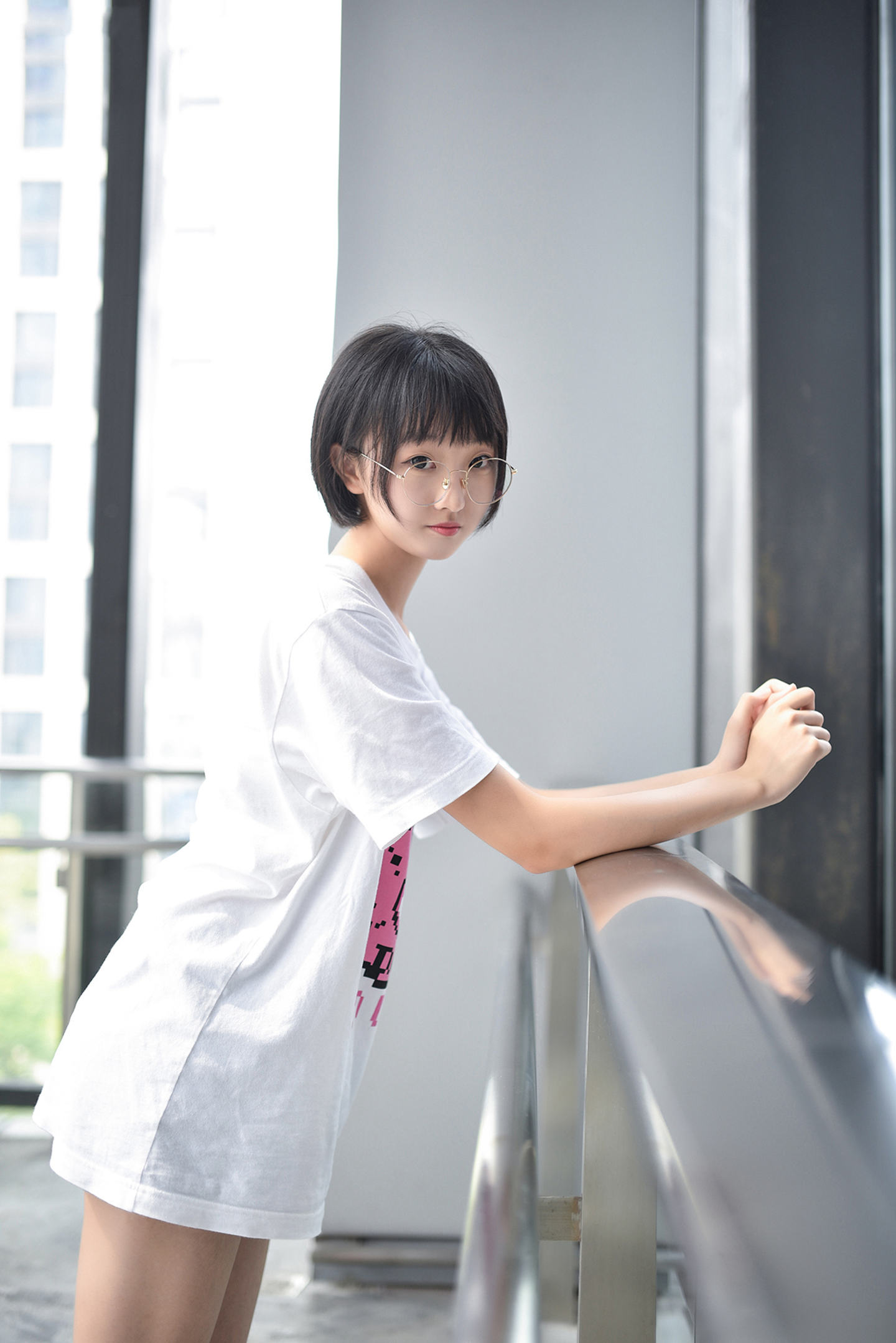 风之领域 NO.099 眼镜妹妹超短牛仔美腿