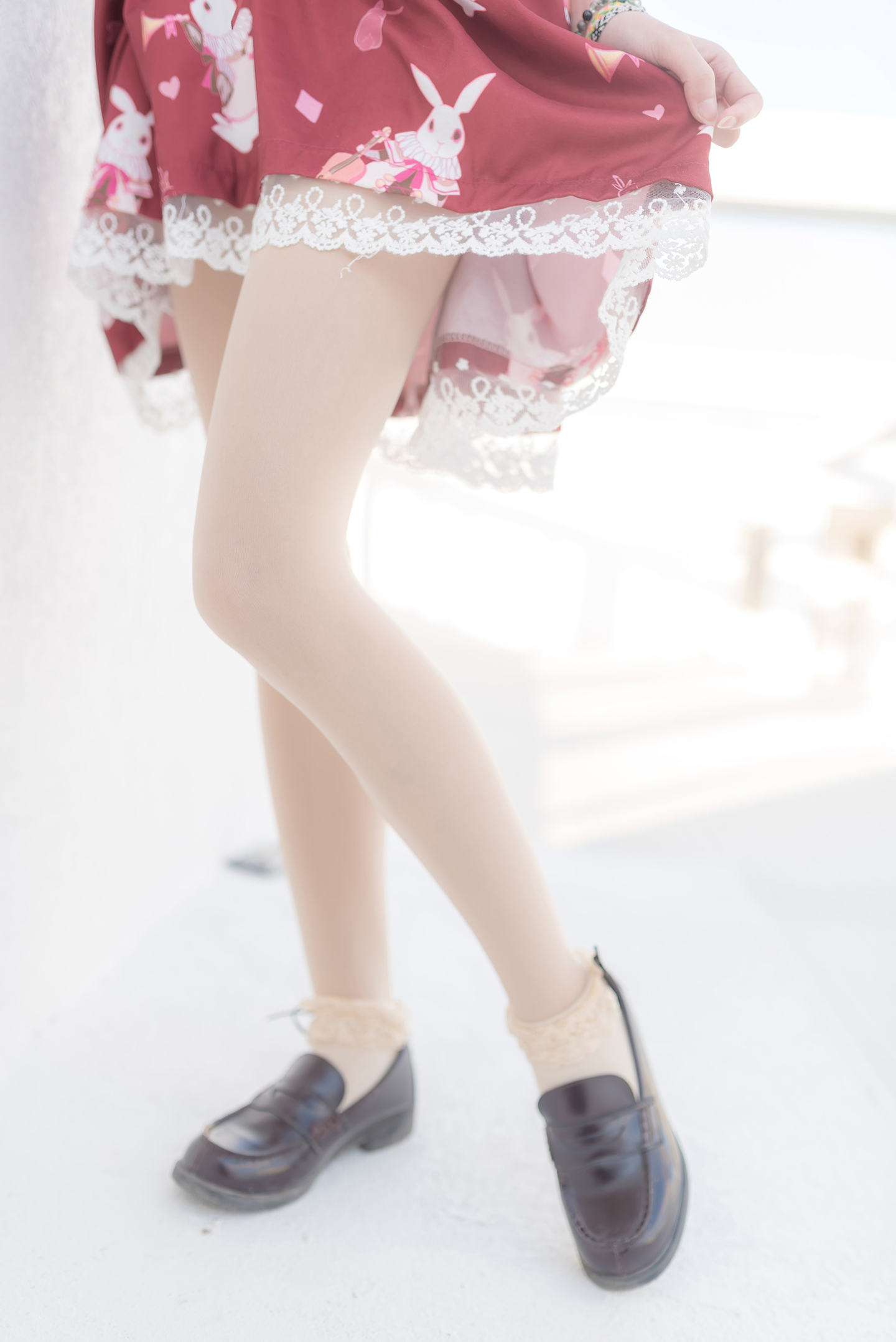 风之领域 NO.140 街道上的红裙女孩