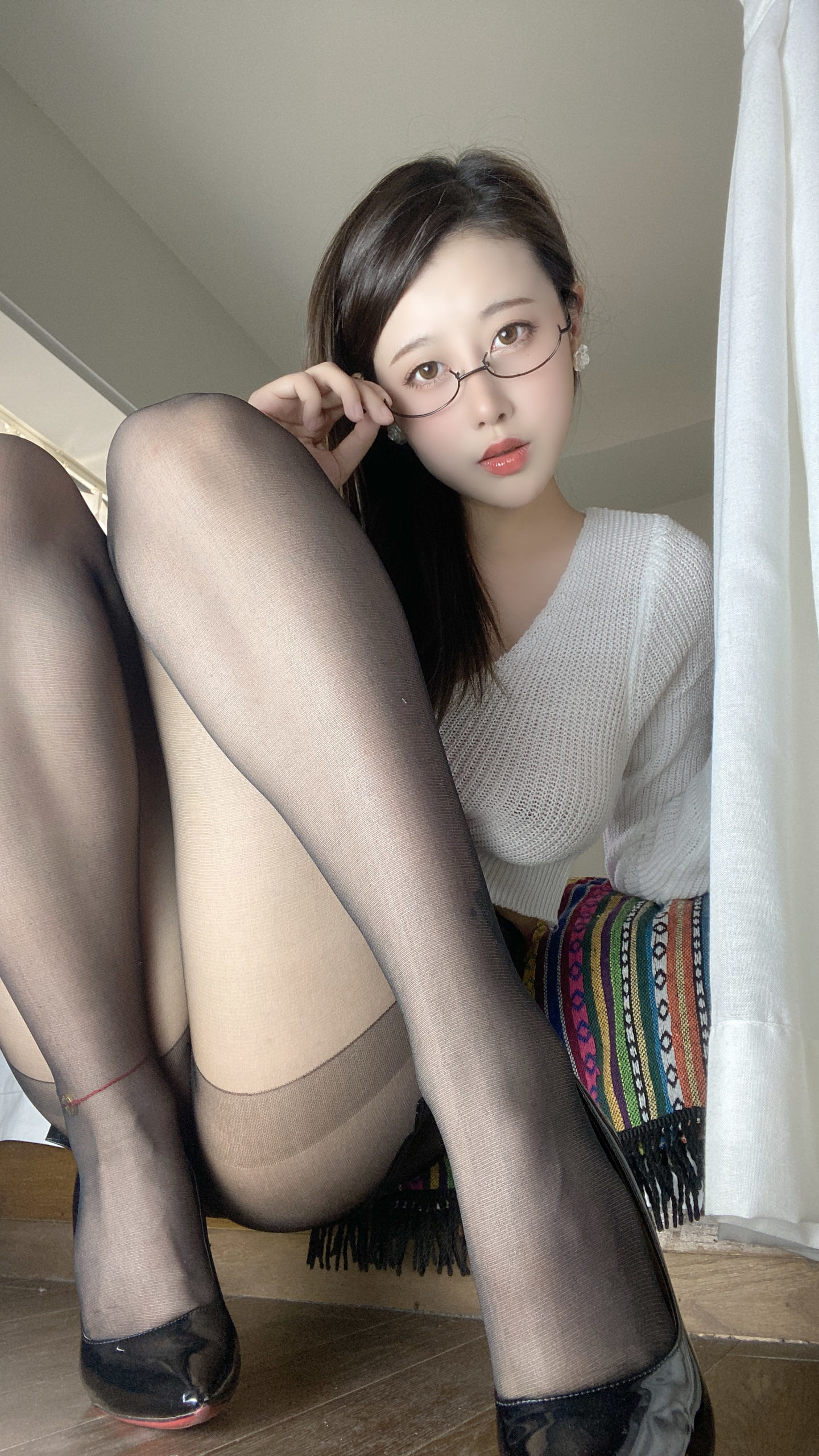 奈汐酱nice NO.37 24号自拍本 姐姐 [75P7V]