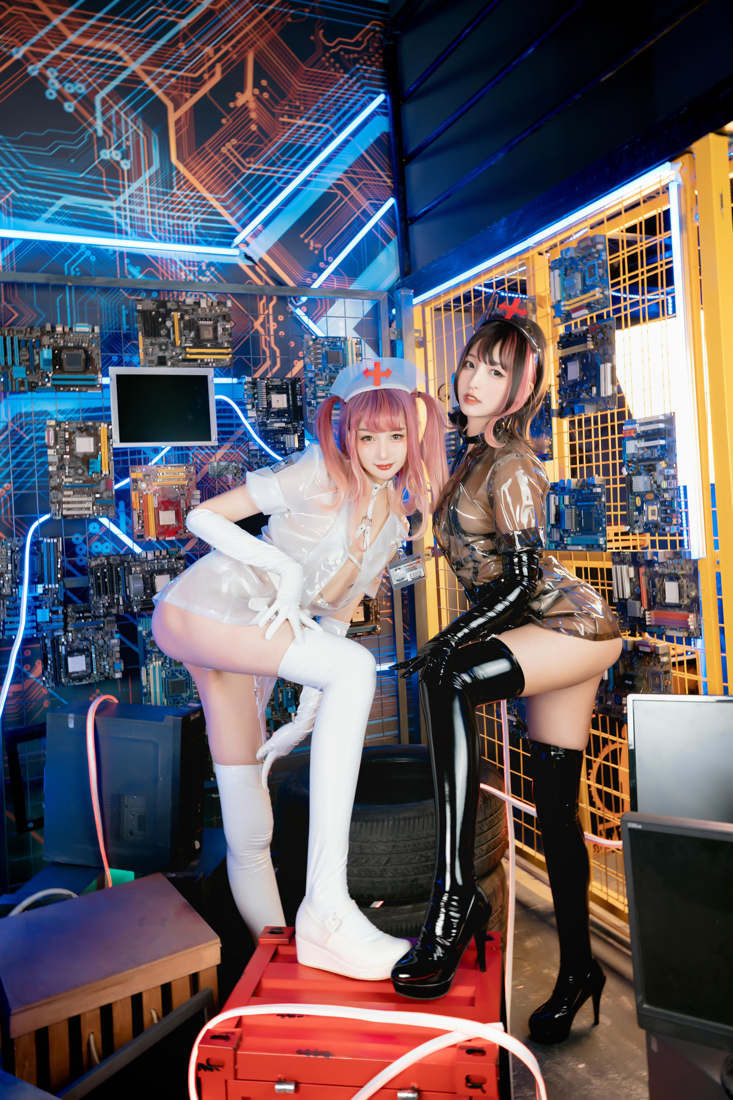 神楽坂真冬 – NO. 044 無色哲学 3V