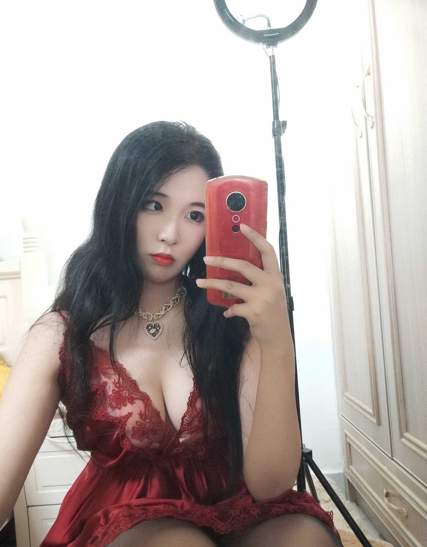 轩萧学姐 NO.012 酒红色睡衣 3V