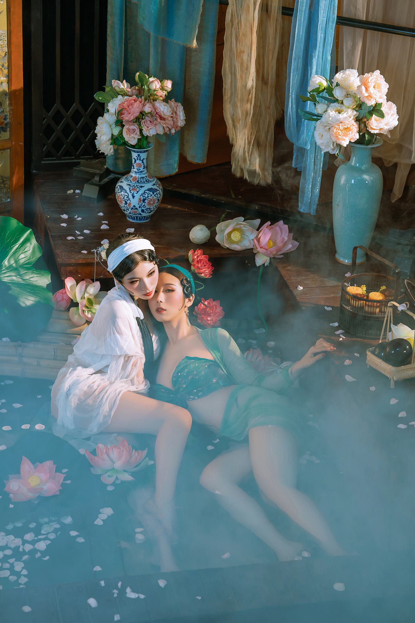 轩萧学姐 NO.048 &云溪溪 奶桃桃 白娘子&青蛇 [26P1V]